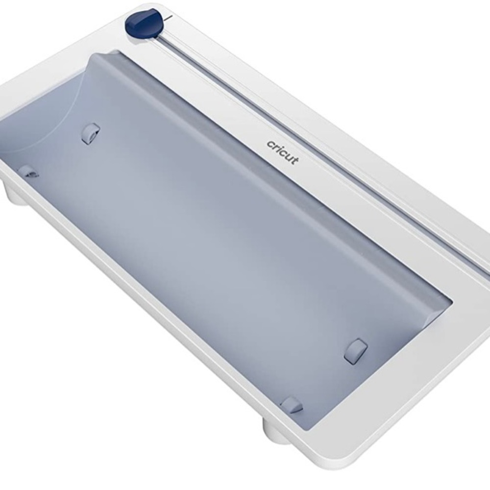 Cricut Roll Holder with Built in trimmer perfect for precise cuts NWT